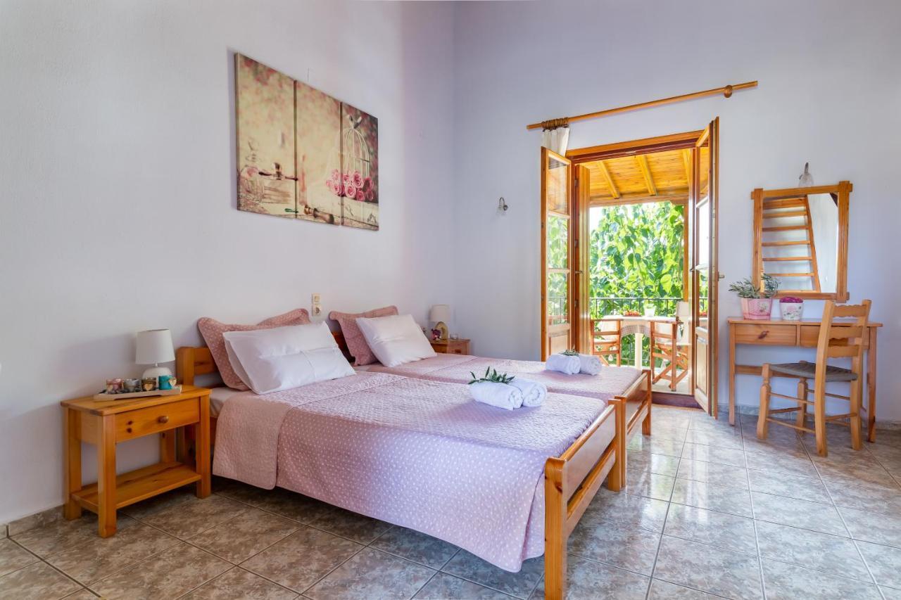 Smaragdi Rooms And Studios Skopelos Dış mekan fotoğraf
