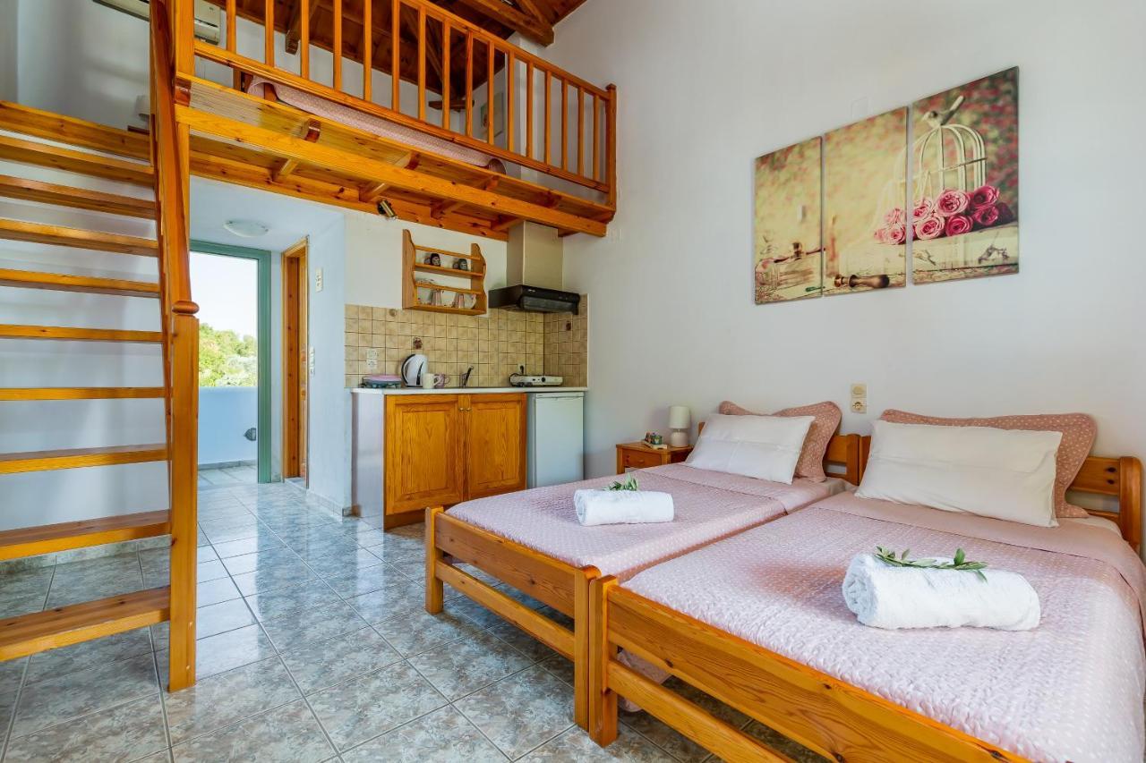 Smaragdi Rooms And Studios Skopelos Dış mekan fotoğraf
