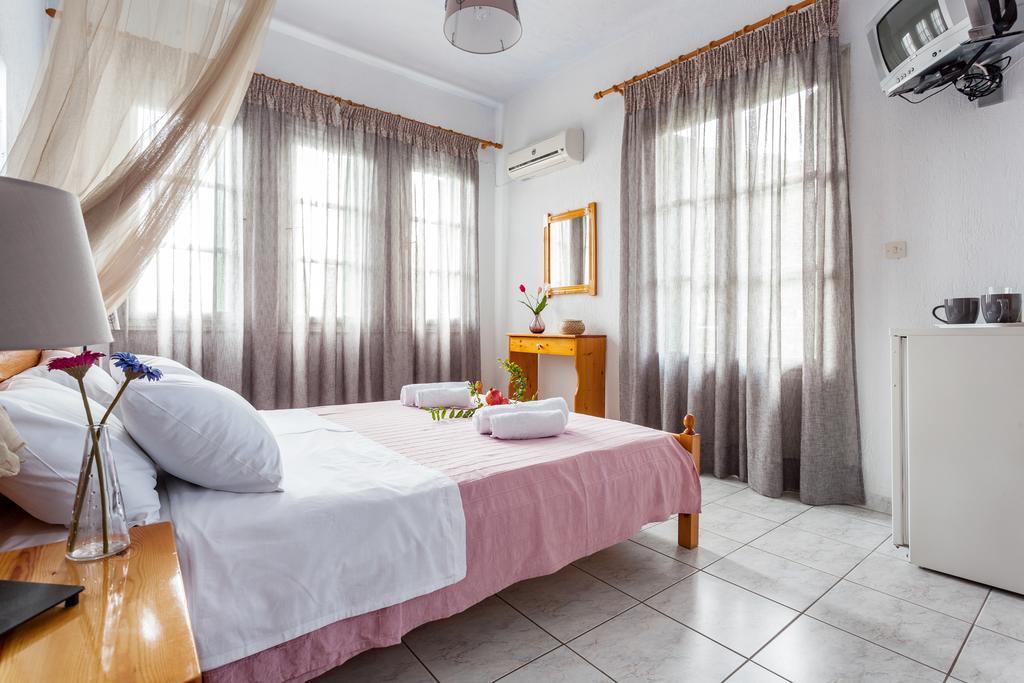 Smaragdi Rooms And Studios Skopelos Dış mekan fotoğraf